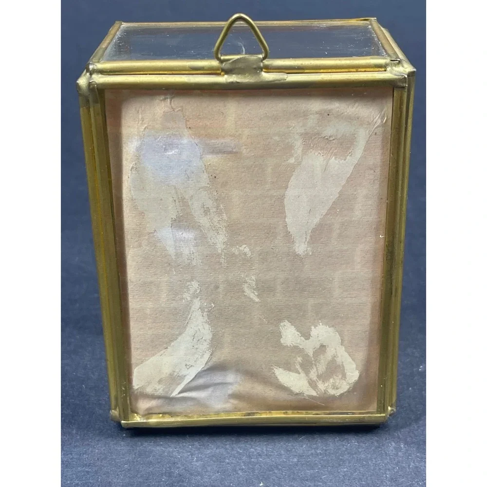 VTG Brass Glass Shadow Box Santa Diorama Taiwan Christmas Ornament Cat Clock 4